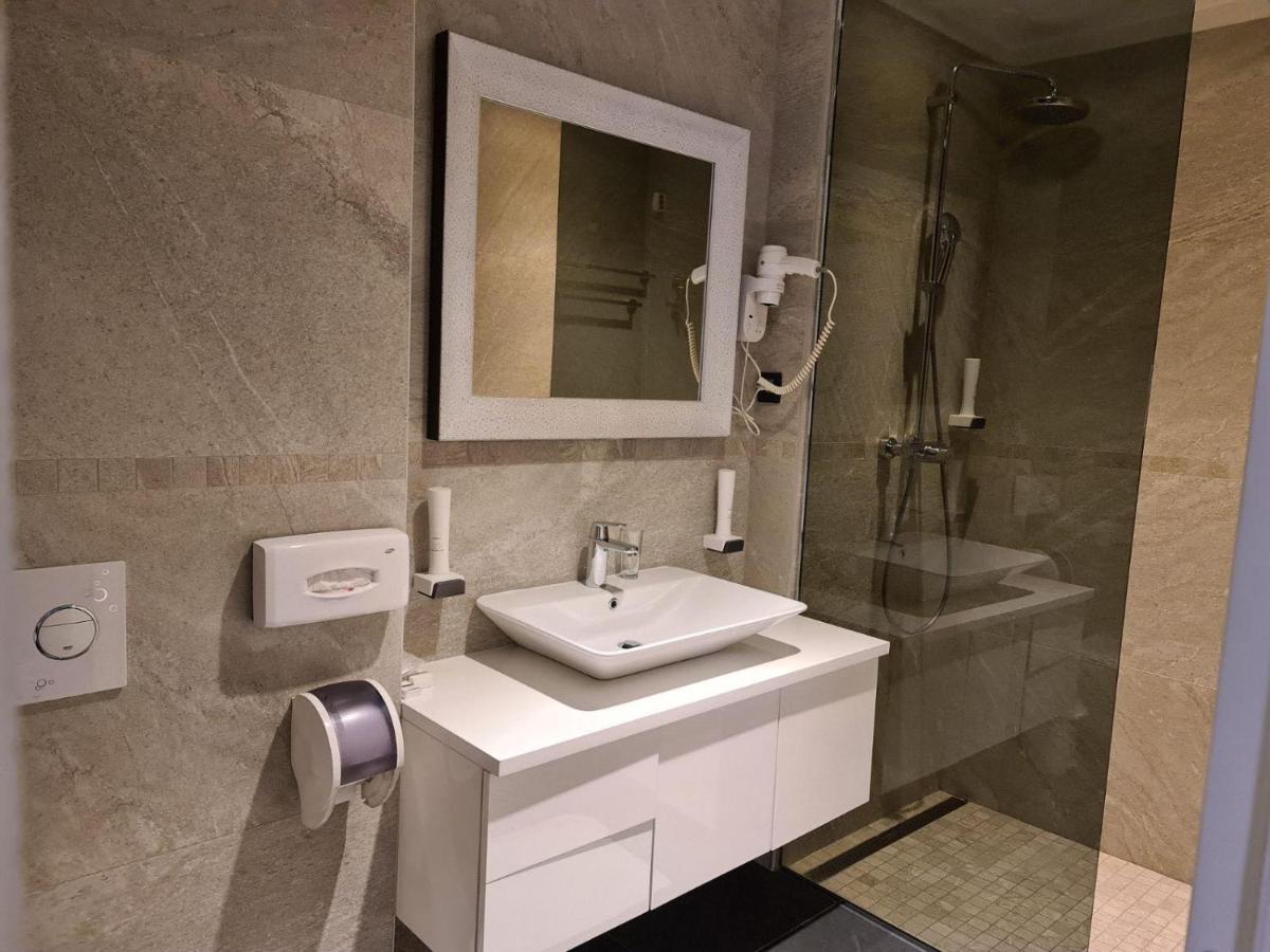 Carpe Diem Boutique Hotel Zenica Esterno foto