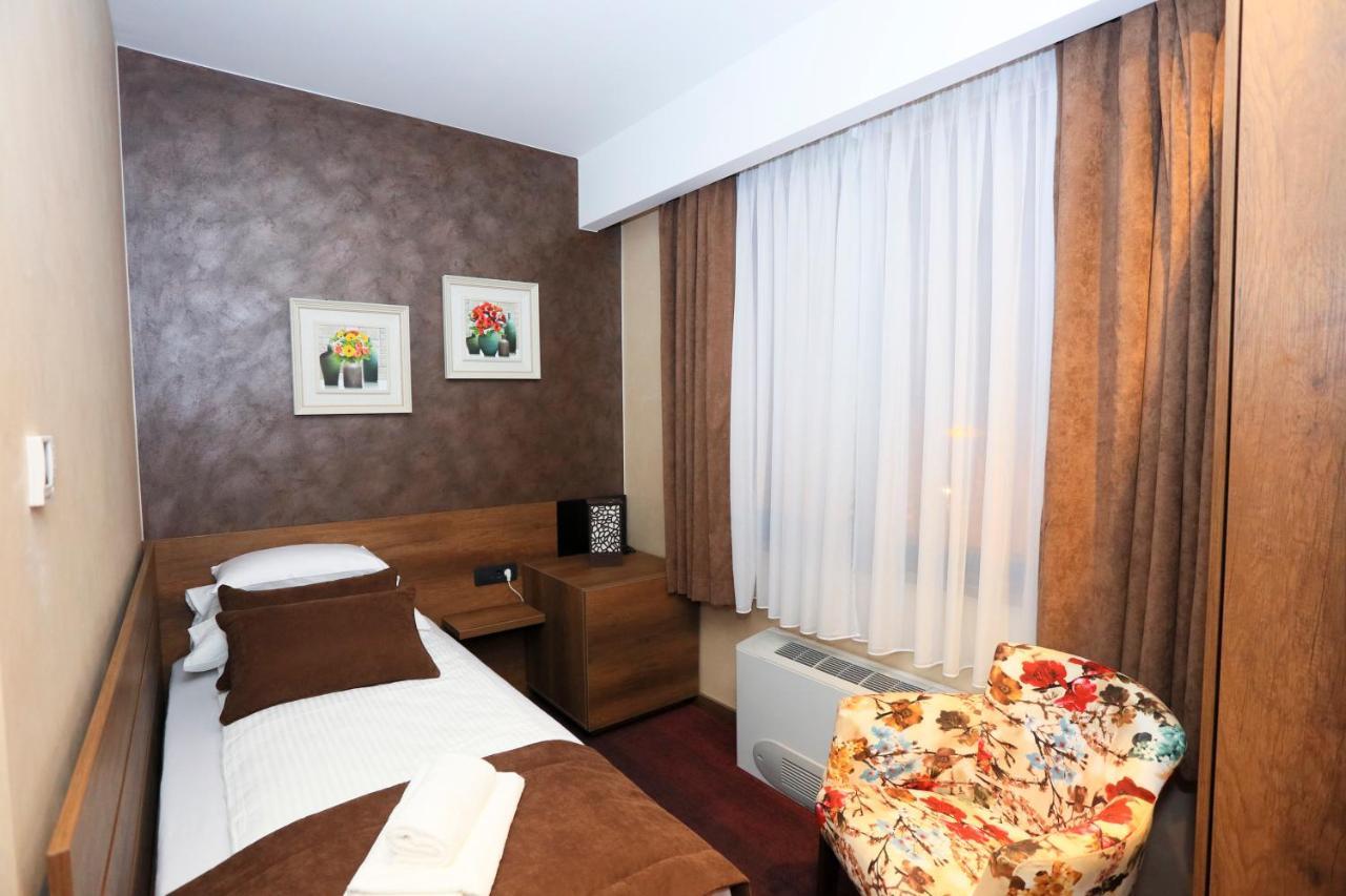 Carpe Diem Boutique Hotel Zenica Esterno foto