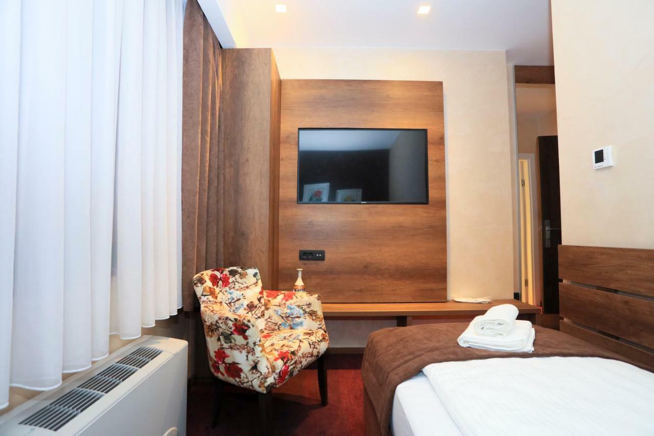 Carpe Diem Boutique Hotel Zenica Esterno foto