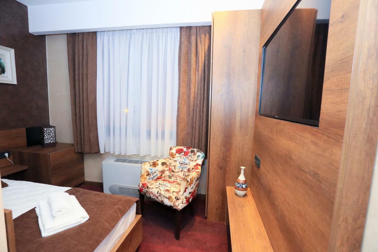 Carpe Diem Boutique Hotel Zenica Esterno foto
